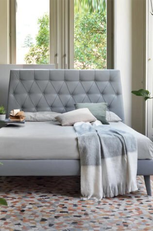 Square Tufted Headboard Bed