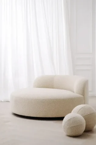 ROUND SOFA IN BOUCLÉ