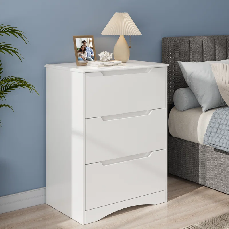 Michiaki Chest 3 Drawer Dresser